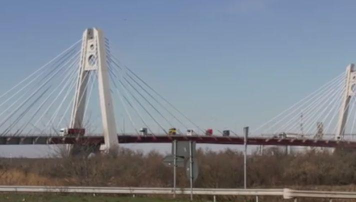 Șoferii de TIR și fermierii au încercuit Capitala și au provocat haos pe centură | "E de ajuns să blocăm vămile!" | Unii protestatari au fost duși la Poliție 879940