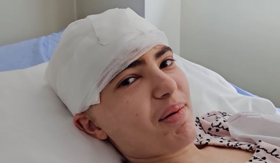 "Nu mă aşteptam ca în trei zile să merg!". Viaţa unei tinere de 23 de ani, salvată de neurochirurgii din Iași după o operaţie riscantă