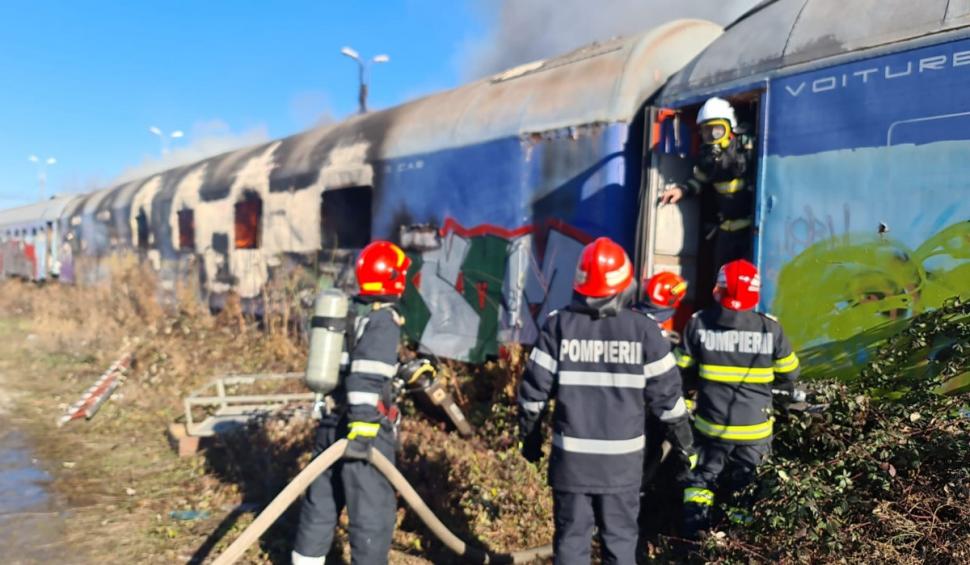 Incendiu în zona dintre Gara Basarab și Podul Grant din București. Autorităţile au trimis mesaj RO-Alert 880107