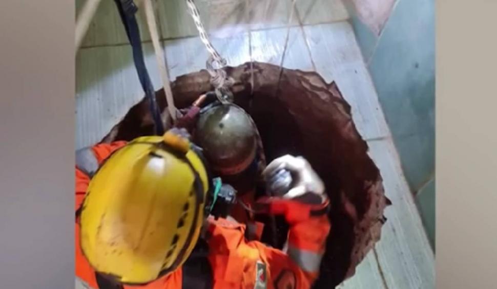 Pățania unui bărbat care a săpat o groapă de 40 de metri în bucătărie, după ce a visat că va găsi aur acolo 880457