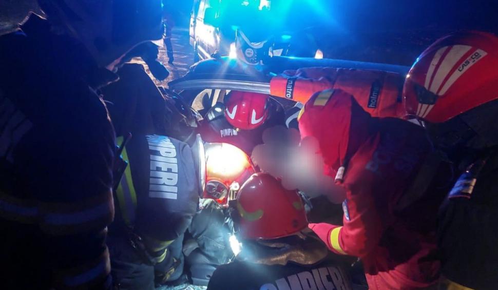 Un şofer de TIR din Botoşani a intrat intenţionat cu un Matiz într-un copac. Soţia sa a fost găsită moartă acasă 880317