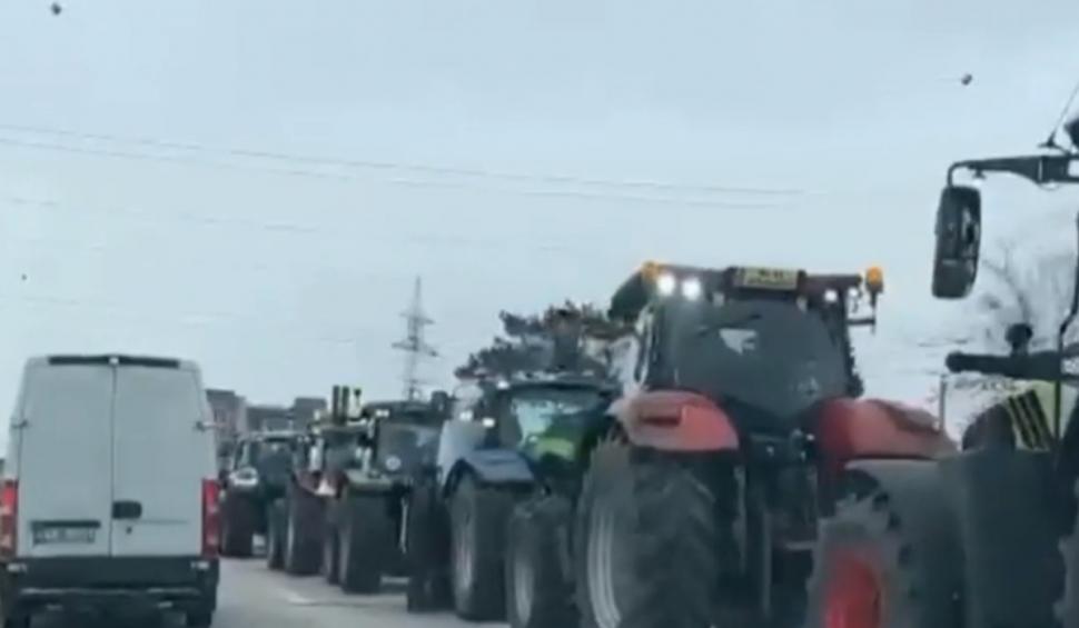 Revolta fermierilor şi transportatorilor se extinde în toată ţara. Protestatarii au blocat mai multe vămi 880541
