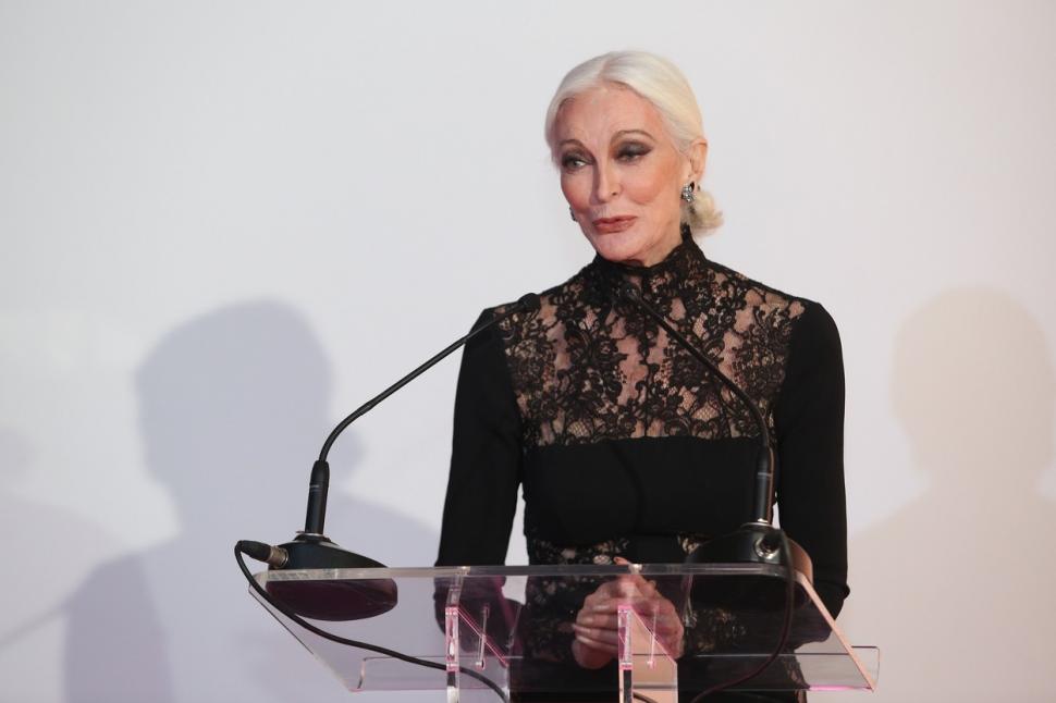 Ea este Carmen Dell'Orefice, cel mai în vârstă model din lume. La 92 de ani a apărut pe coperta Vogue 880713