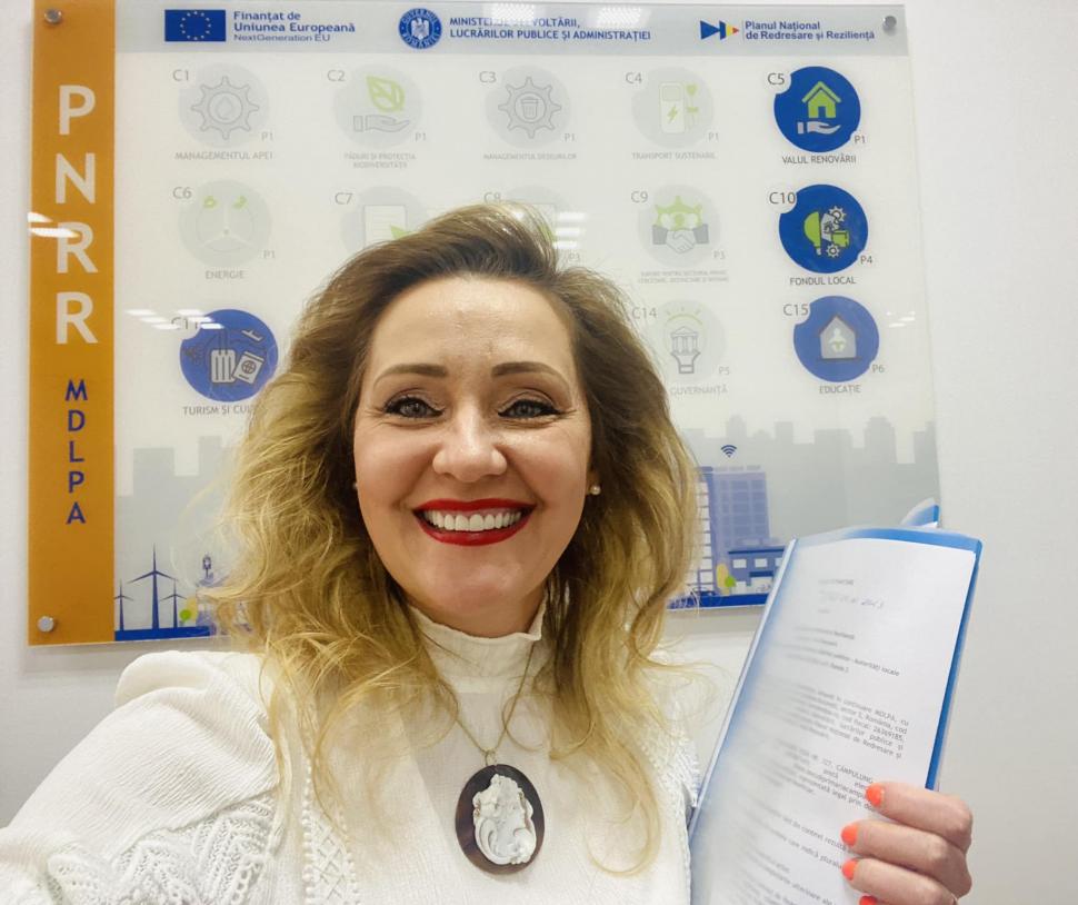 Elena Lasconi a demisionat din funcţia de vicepreşedinte al USR Argeş: ”Mie îmi e scârbă” 880623