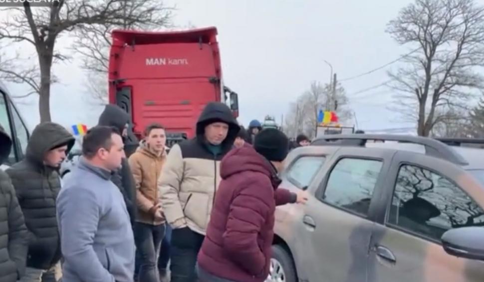 "Ne vrem ţara înapoi. Cerealele din Ucraina ne sufocă" | Fermierii şi transportatorii au blocat Vama Siret | A cincea zi de proteste a produs haos în toată ţara 880686