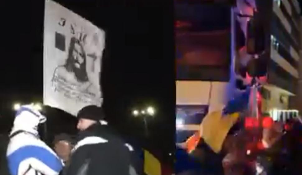 Protest în Bucureşti. Palatul Parlamentului, încercuit de tineri care susţin protestele fermierilor şi transportatorilor 880738