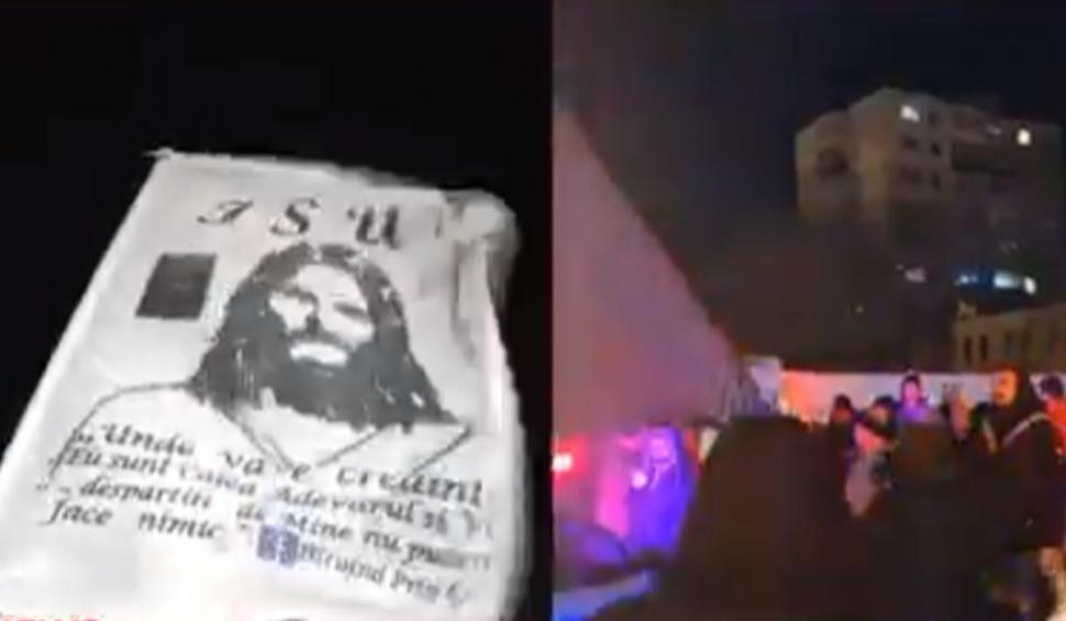 Protest în Bucureşti. Palatul Parlamentului, încercuit de tineri care susţin protestele fermierilor şi transportatorilor 880743