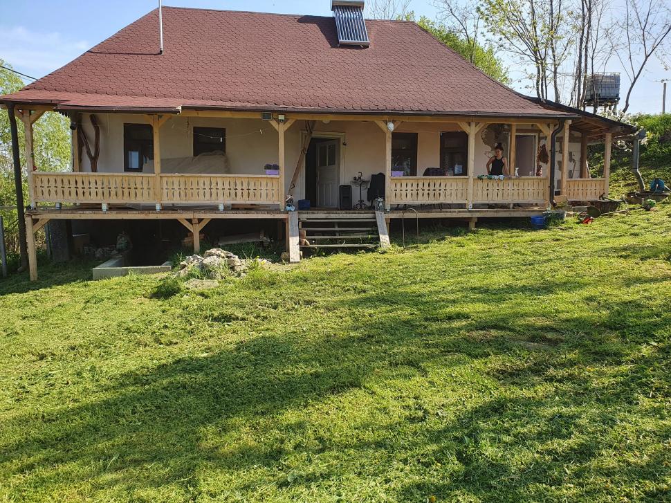 ”Omul sfințește locul”. Modul uluitor în care a recondiționat un român o casă în paragină, cumpărată pentru ”pământ și locație” 880672