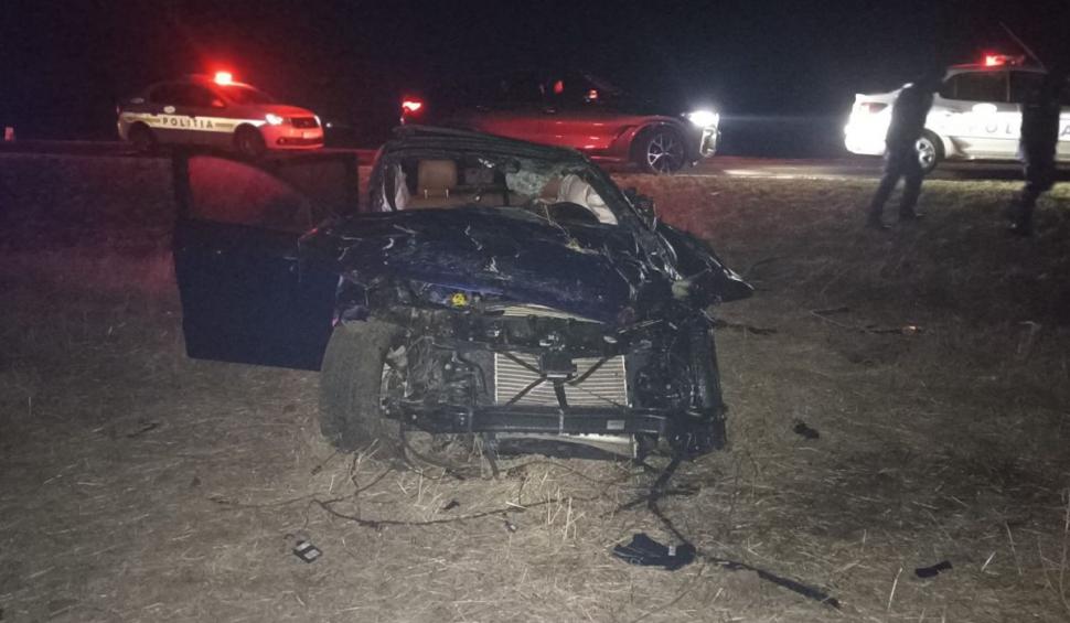 Un tânăr de 25 de ani a murit, după ce a furat mașina unui prieten și s-a răsturnat pe șosea, în Brăila  880606