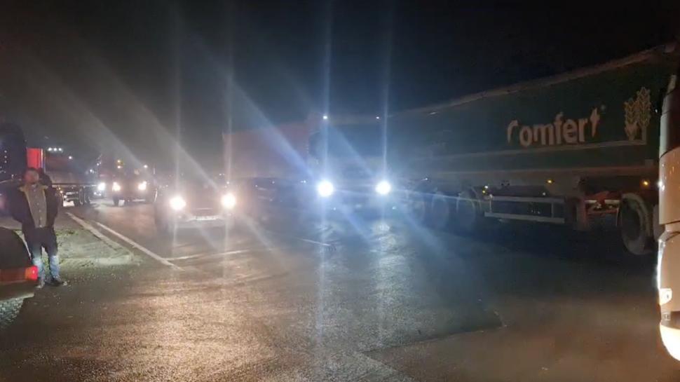 Intrarea în Portul Constanța, blocată de protestatari. Cozile de mașini sunt kilometrice 880921