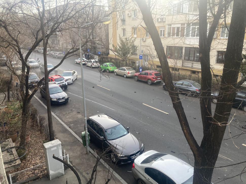 Accident cu patru mașini, pe o stradă intens circulată din nordul Bucureștiului. Trafic blocat între Calea Floreasca și Bd. Barbu Văcărescu 881004