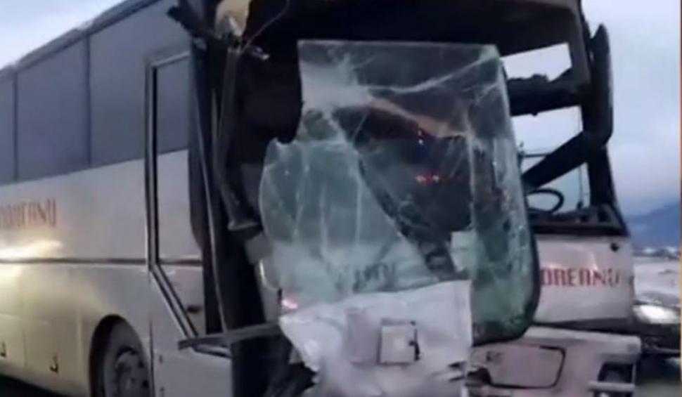 Accident grav, cu două autobuze care transportau muncitori, în Brașov! Șase oameni au fost răniți 880966