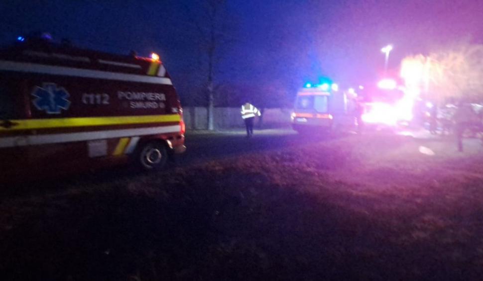 Ambulanță răsturnată din cauza poleiului, în județul Argeș! Șoferul și un pacient au fost răniți grav 880980