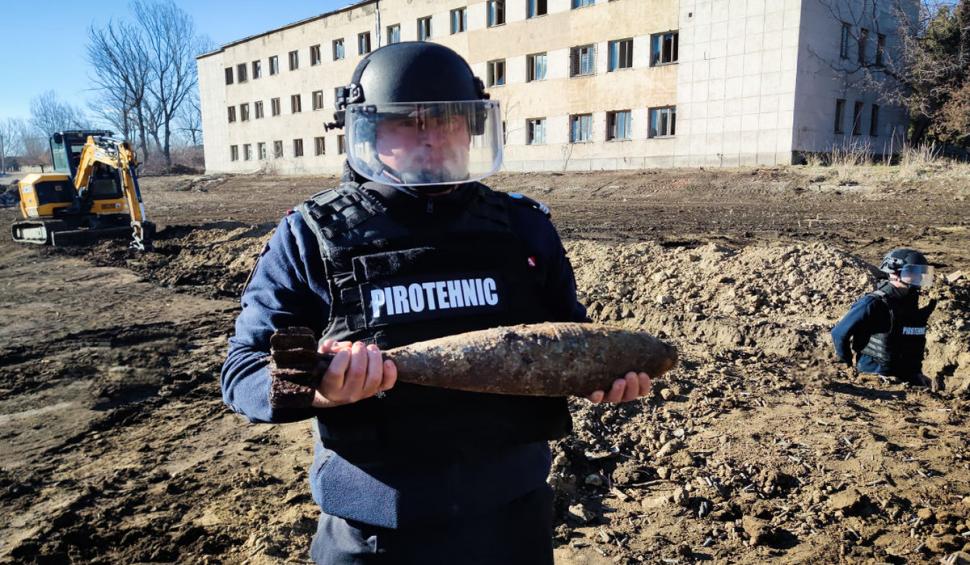 Mii de proiectile neexplodate au fost găsite la Buzău. E cel mai mare depozit de muniție subteran identificat în ultimii ani  881180