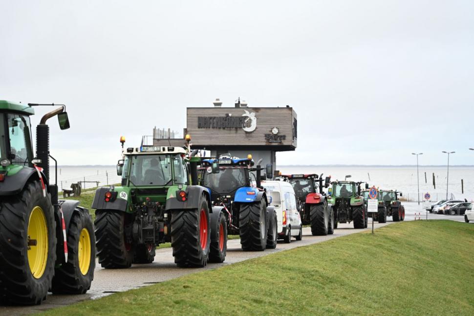 Proteste în toată Europa! Forţele care profită de blocajele de pe şosele şi de tulburările din oraşe, în România şi pe continent 881150