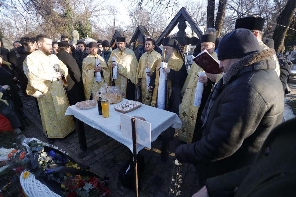 Raluca Turcan, ministrul Culturii, omagiu la mormântul lui Eminescu 881121