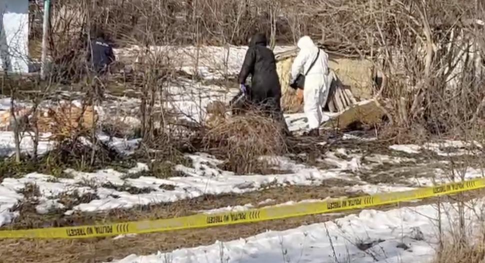 Bătrân omorât după ce a fost bătut, jefuit şi ameninţat în propria casă din Botoșani. Autorii crimei sunt de negăsit 881343