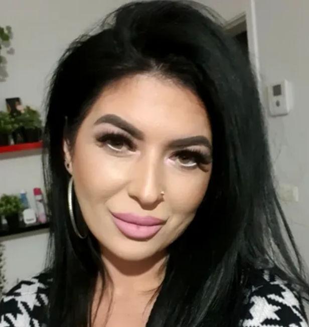 Raluca, o tânără româncă, a murit după ce i s-au făcut patru operații estetice în aceeași zi, într-o clinică din Turcia | "A căzut şi s-a făcut neagră" 881338