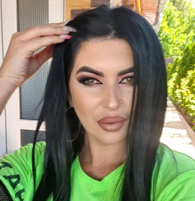 Raluca, o tânără româncă, a murit după ce i s-au făcut patru operații estetice în aceeași zi, într-o clinică din Turcia | "A căzut şi s-a făcut neagră" 881340