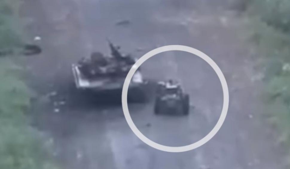 "Terminatorul" trimis de ucraineni pe front: trage cu mitraliera în inamic, se deplasează pe roți și este controlat de la distanță 881306