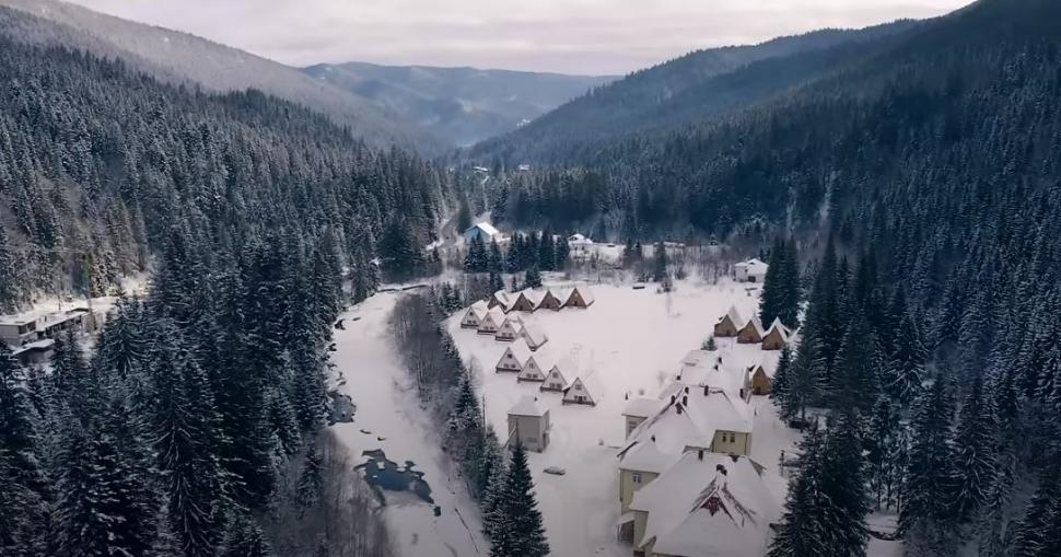 Reacția unor vloggeri români care au mers la schi în Ucraina aflată în război: ”N-am crezut” 881451