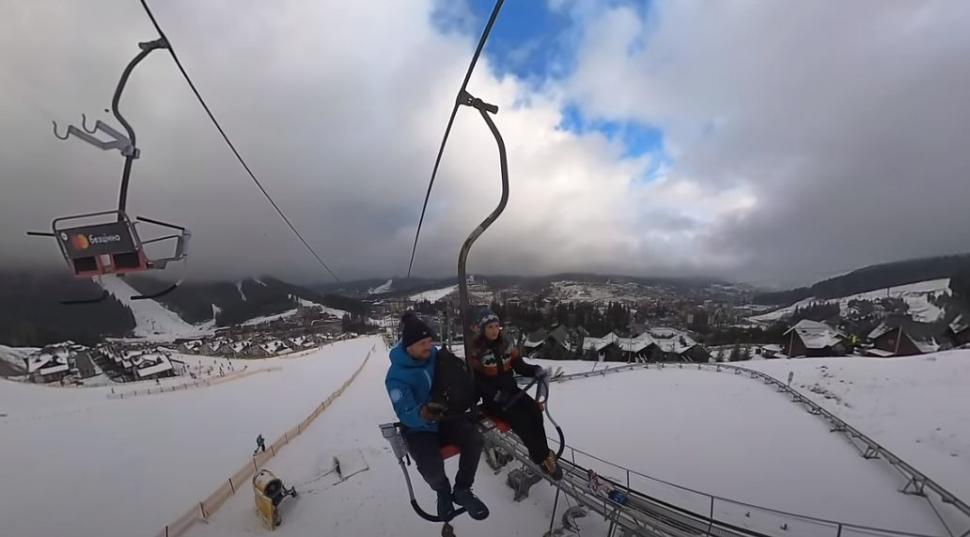 Reacția unor vloggeri români care au mers la schi în Ucraina aflată în război: ”N-am crezut” 881453