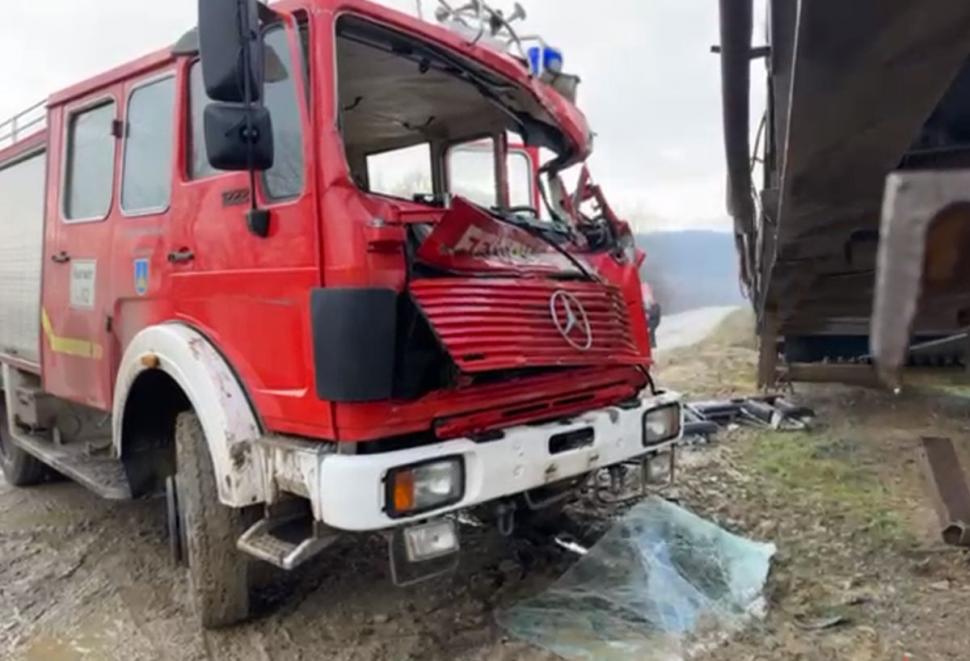 Accident grav de muncă la Cariera Roșia, din Gorj! O persoană a rămas încarcerată într-o autospecială de pompieri 881672