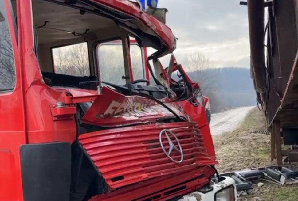 Accident grav de muncă la Cariera Roșia, din Gorj! O persoană a rămas încarcerată într-o autospecială de pompieri 881673