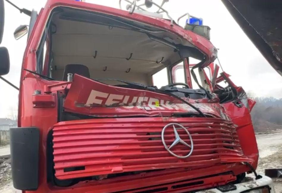 Accident grav de muncă la Cariera Roșia, din Gorj! O persoană a rămas încarcerată într-o autospecială de pompieri 881675