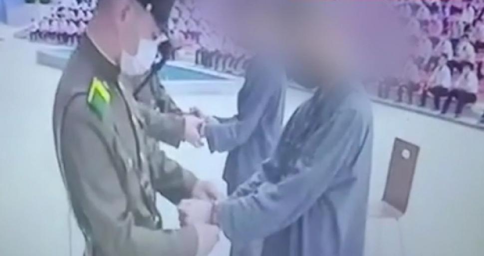 Proces pe stadion: doi băieți de 16 ani au fost condamnați la ani de muncă silnică pentru că s-au uitat la telenovele interzise, în Coreea de Nord 881765