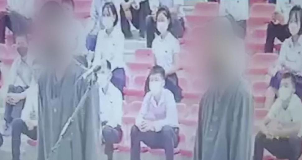 Proces pe stadion: doi băieți de 16 ani au fost condamnați la ani de muncă silnică pentru că s-au uitat la telenovele interzise, în Coreea de Nord 881769