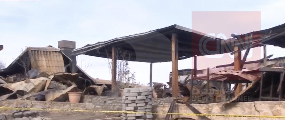 Imagini din interiorul pensiunii "Ferma Dacilor", după incendiul devastator. Jurnaliștii Antena 3 CNN, investigație în locul în care au murit opt oameni: "Focul ardea în două părți" 881831