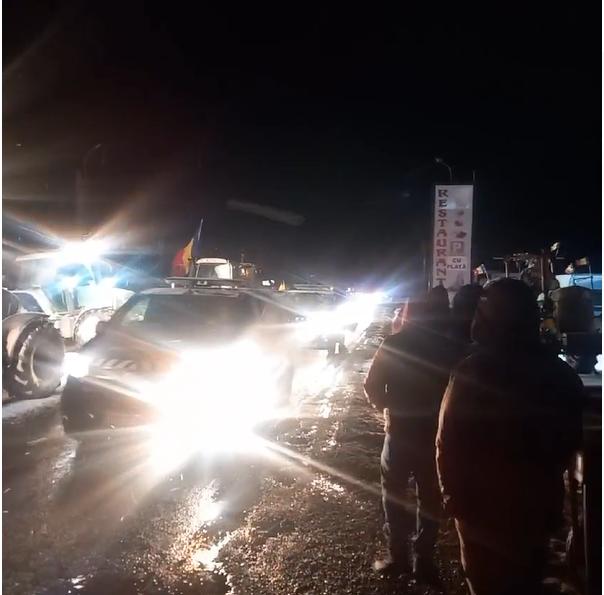 Jandarmeria a intervenit pentru deblocarea Vămii Siret. Traficul a fost restabilit în zonă, iar o parte dintre protestatari au plecat 881884