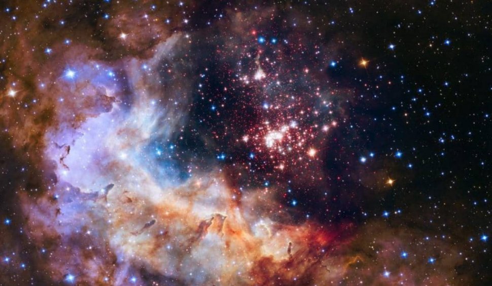 Imagini din Univers, surprinse de ziua ta de telescopul Hubble. NASA: "Introdu luna și data"
