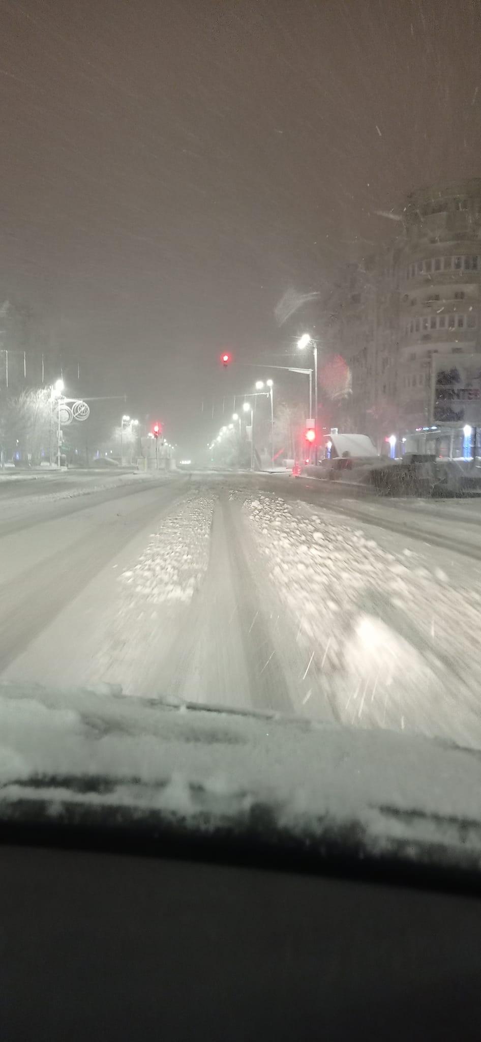 România, lovită de un nou val de ger și ninsori. Restricții de trafic și drumuri cu circulație oprită din cauza vremii 881899