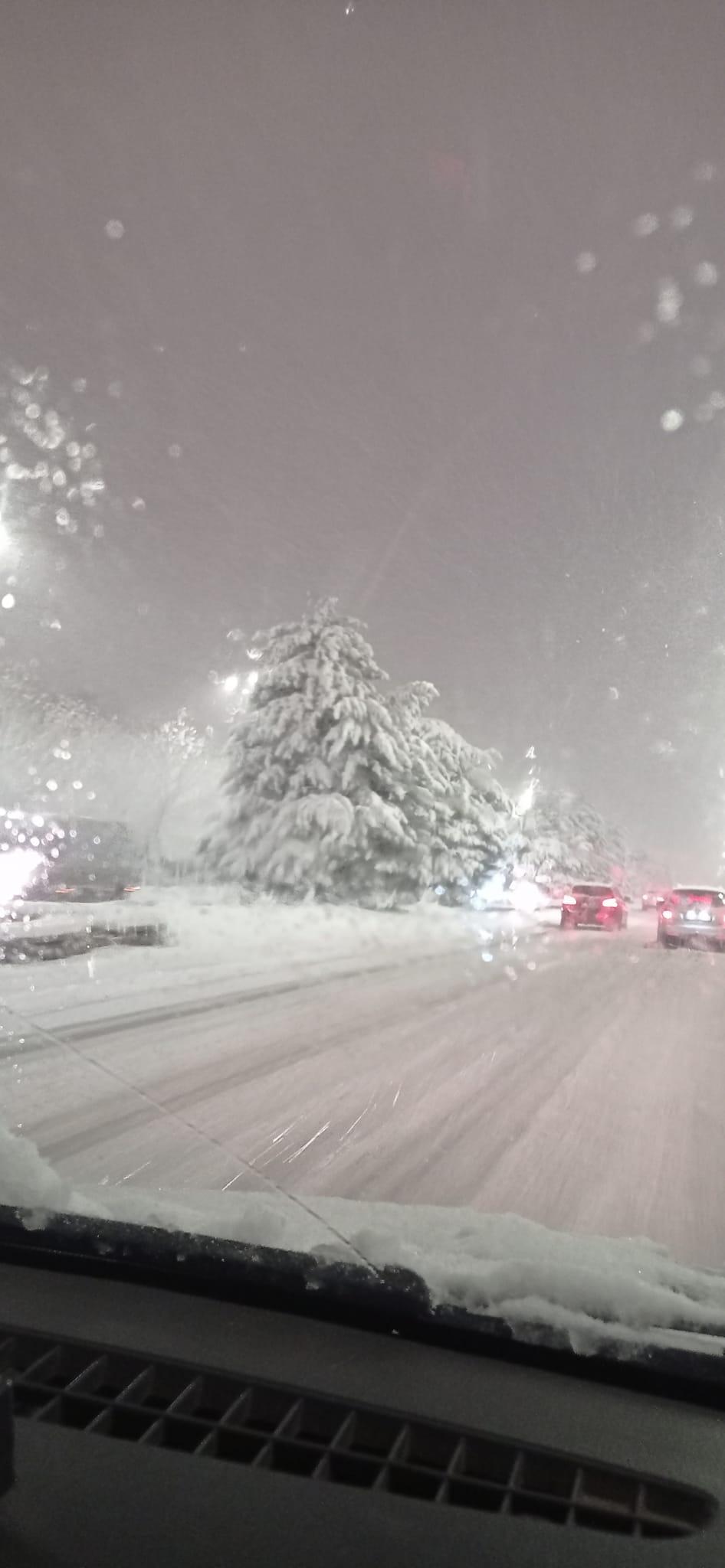 România, lovită de un nou val de ger și ninsori. Restricții de trafic și drumuri cu circulație oprită din cauza vremii 881900