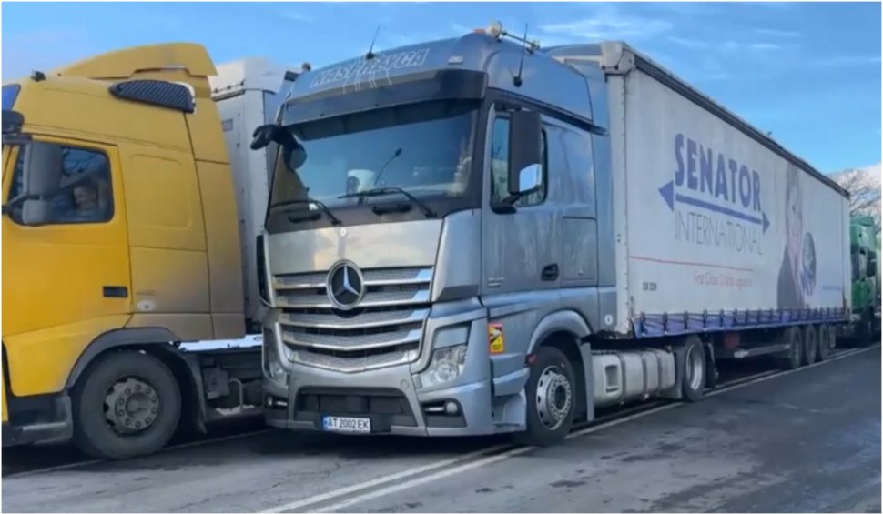 Traficul prin Vama Siret a fost reluat | Coadă de TIR-uri, la intrarea în România
