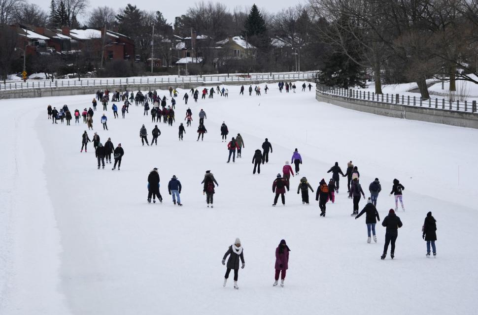 Țara în care se află cel mai mare patinoar natural din lume. Tocmai a fost redeschis, după singura pauză de doi ani din istoria sa 882033