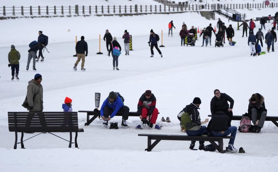 Țara în care se află cel mai mare patinoar natural din lume. Tocmai a fost redeschis, după singura pauză de doi ani din istoria sa 882035