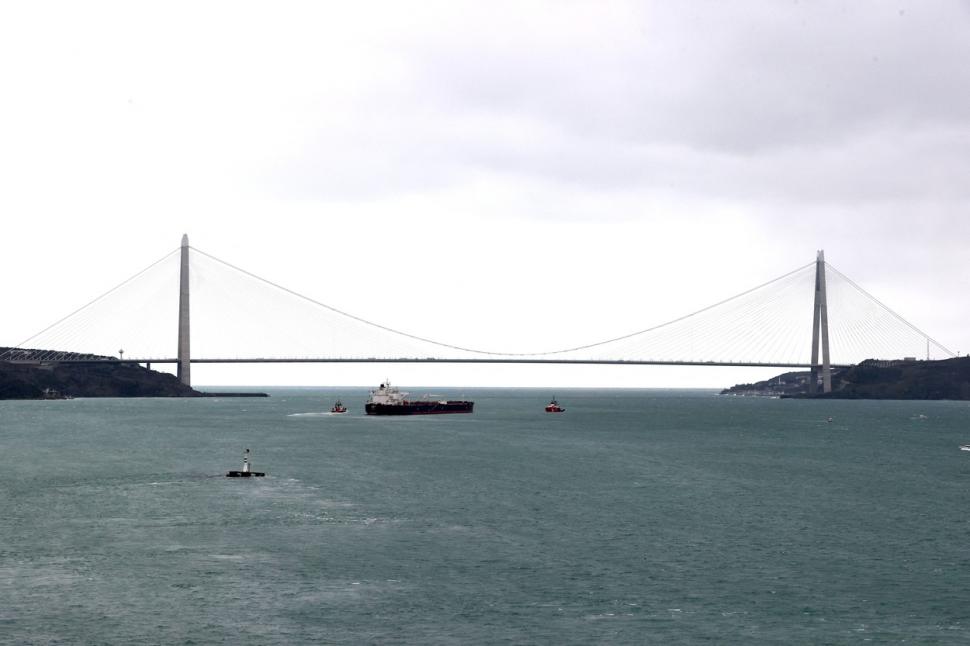 Traficul naval prin strâmtoarea Bosfor, suspendat după ce un petrolier a rămas blocat 882052
