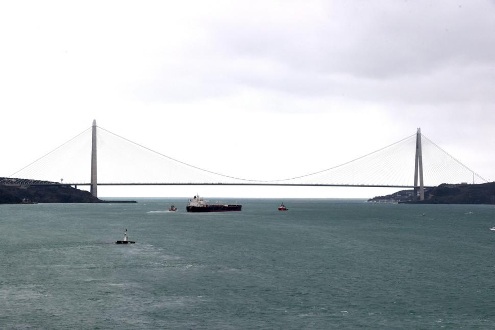 Traficul naval prin strâmtoarea Bosfor, suspendat după ce un petrolier a rămas blocat 882054