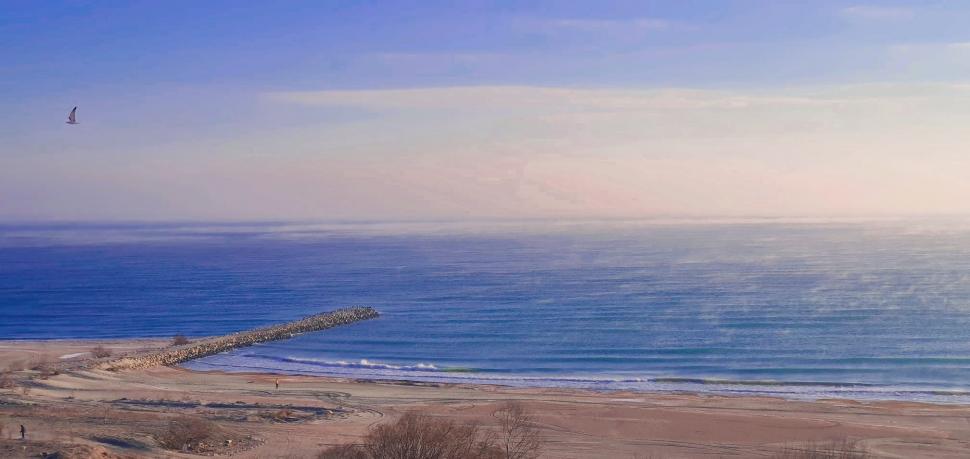 Fenomen spectaculos pe litoralul Mării Negre. Apa care ”fierbe” | Temperatura aerului era negativă 882214