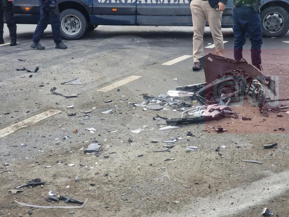 Accident grav în fața Parlamentului! Cinci oameni au fost răniți 882351