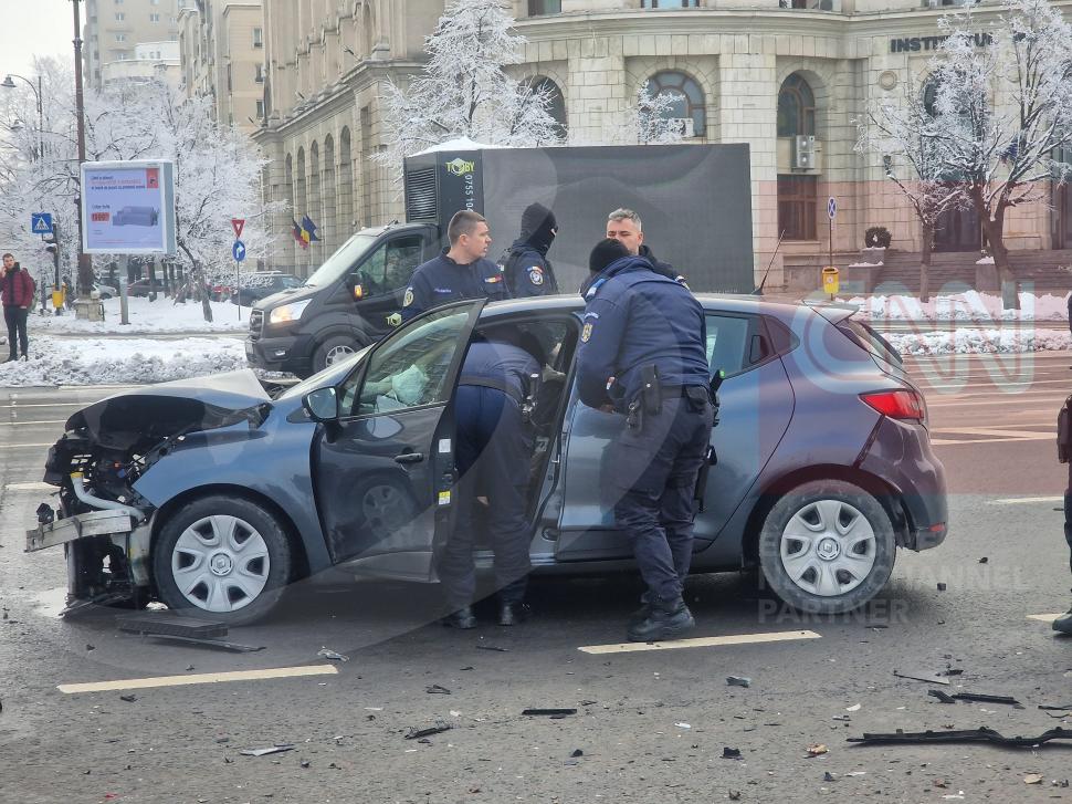 Accident grav în fața Parlamentului! Cinci oameni au fost răniți 882352