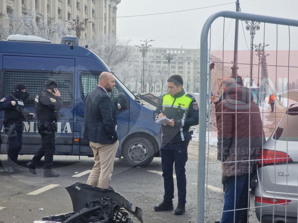 Accident grav în fața Parlamentului! Cinci oameni au fost răniți 882354