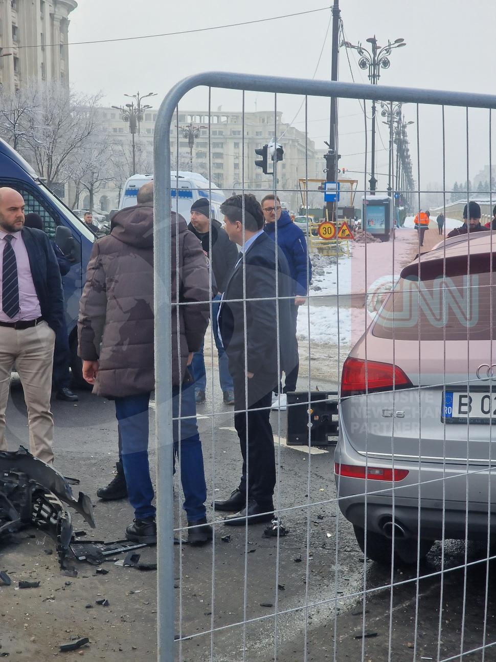 Accident grav în fața Parlamentului! Cinci oameni au fost răniți 882355