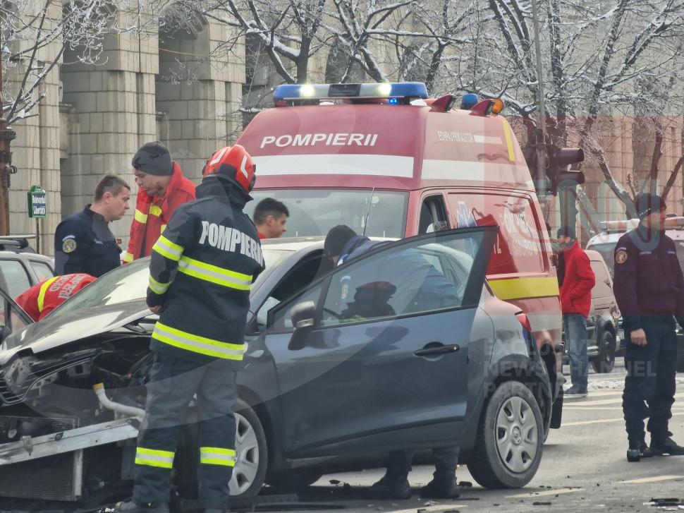 Accident grav în fața Parlamentului! Cinci oameni au fost răniți 882356