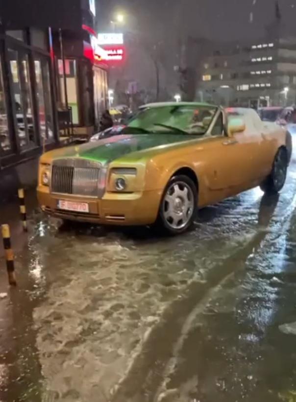 Şoferul cu Rolls-Royce decapotabil din Iaşi, viral pe TikTok, a fost prins de poliţişti şi lăsat fără maşină 882390