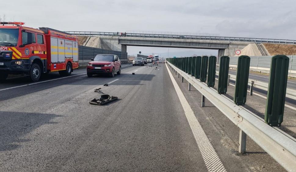 Accident grav pe Autostrada A1, în județul Hunedoara! Un bărbat a ajuns cu mașina sub roțile unui camion 882689