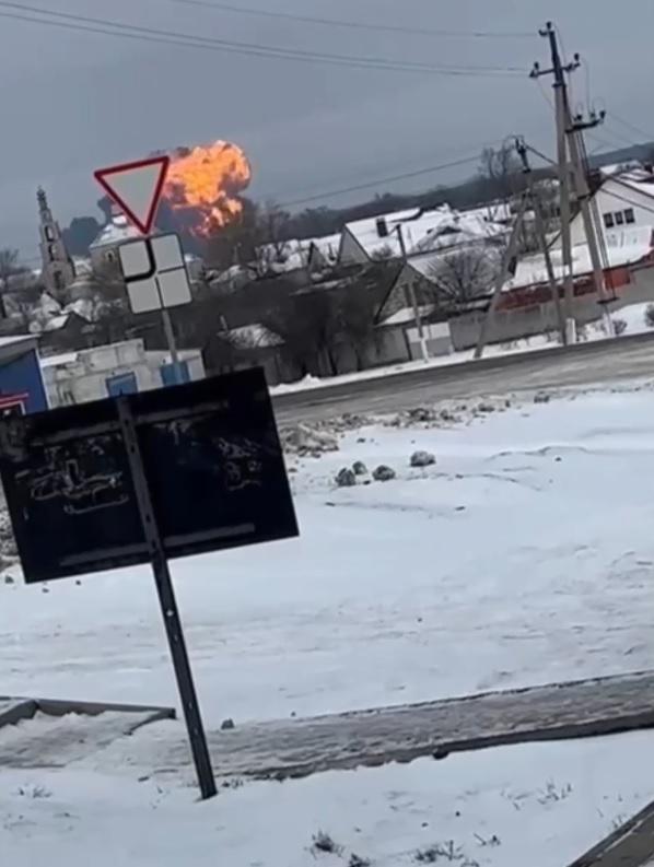 Un avion militar rus, cu 65 de prizonieri ucraineni la bord, s-a prăbuşit lângă Belgorod, în Rusia | Ministerul Apărării de la Moscova: "Avionul a fost doborât de Ucraina!" 882655